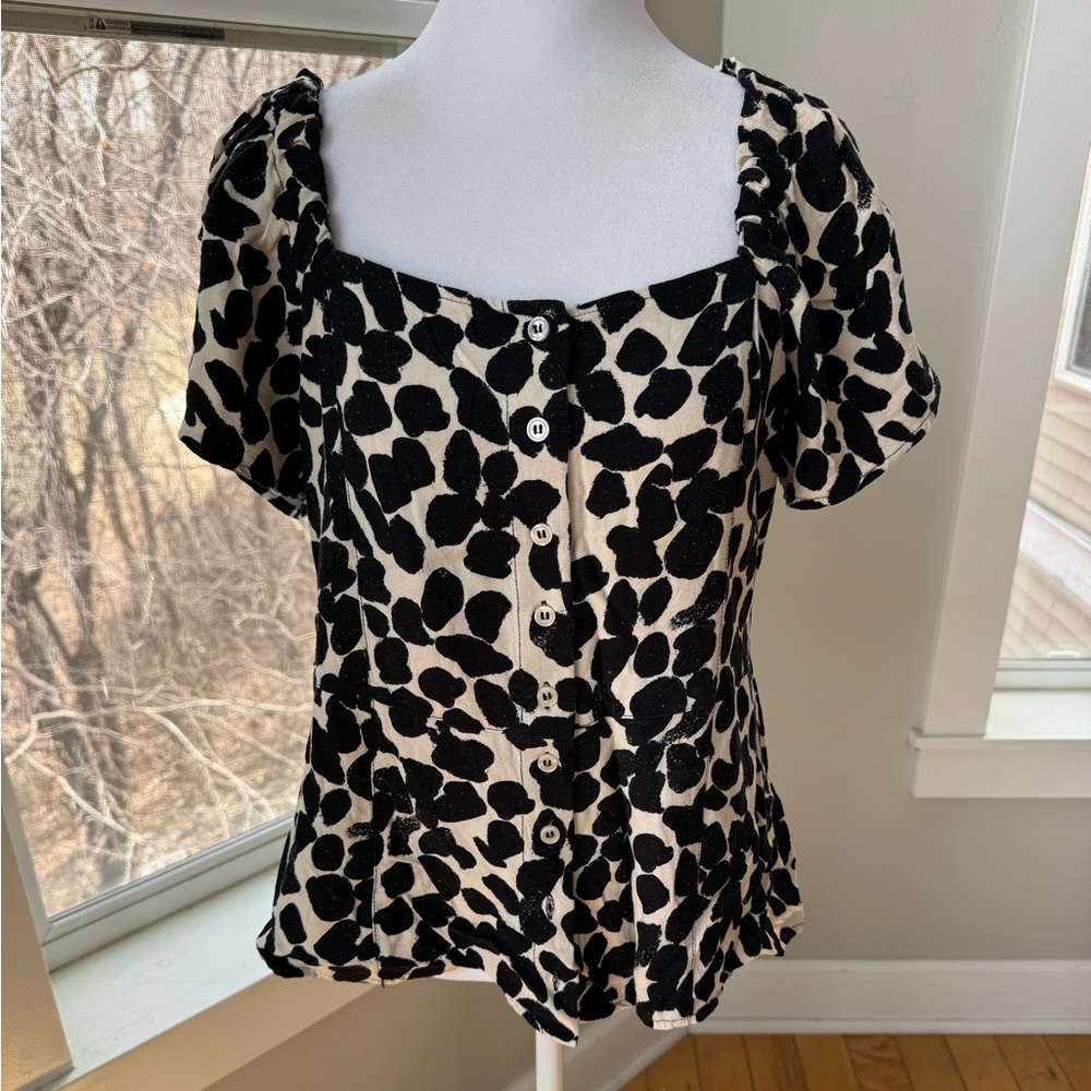 H&M Black Cream Patterned Peplum Short Sleeve Button Down Top Sz Large